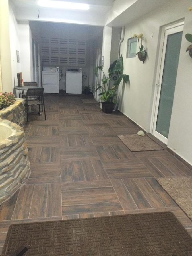 Segovia Studio Units 卡罗莱纳 外观 照片
